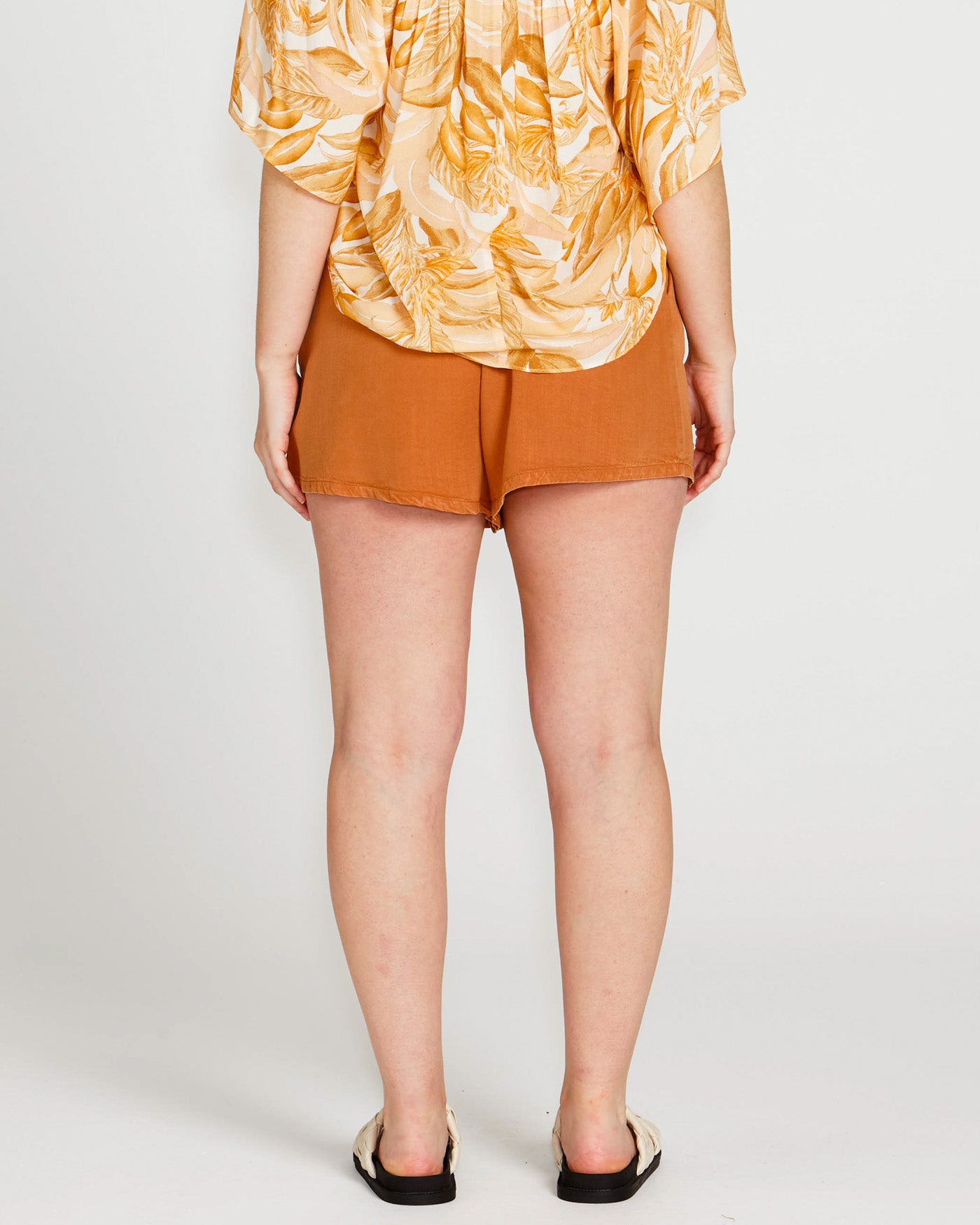 Zahlia High Waisted Short - Tan