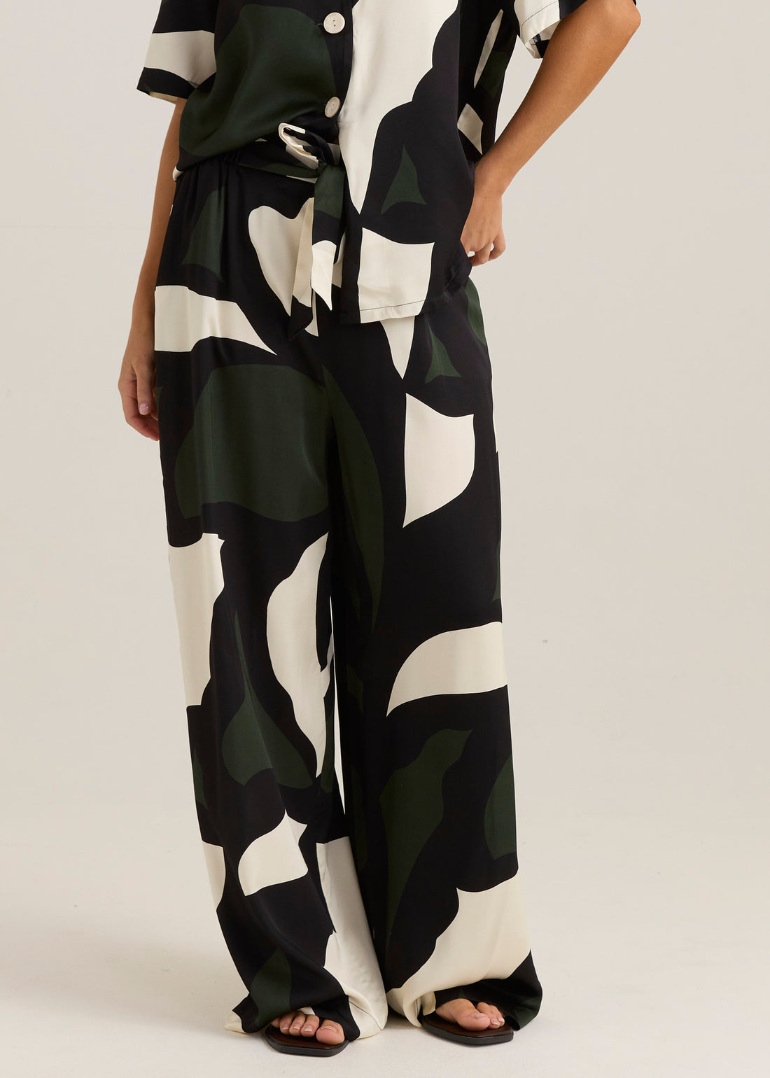 Tarni Satin Pants - Abstract Iris