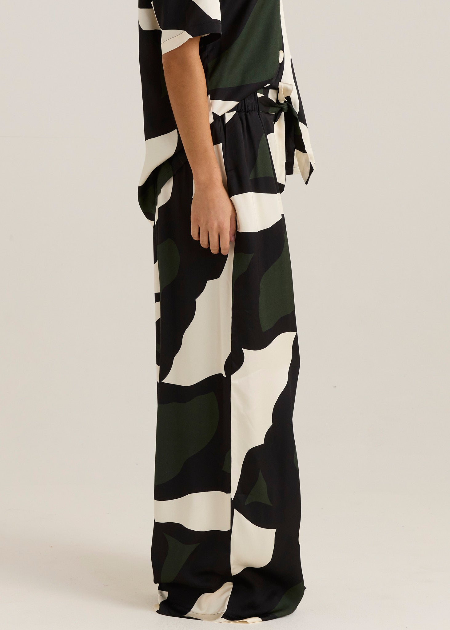 Tarni Satin Pants - Abstract Iris