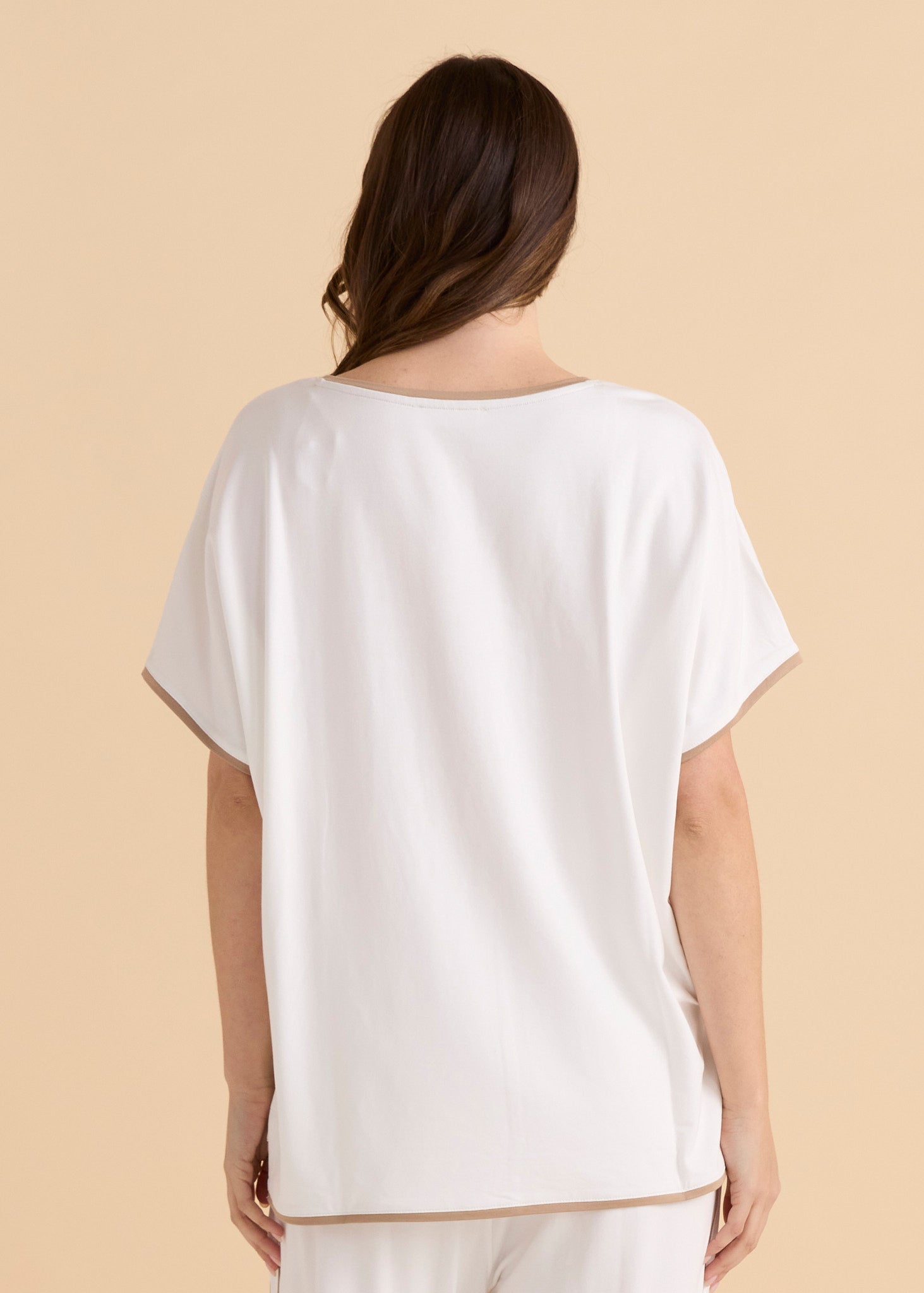 Clara Top – White/Beige Oversized V-Neck Tee