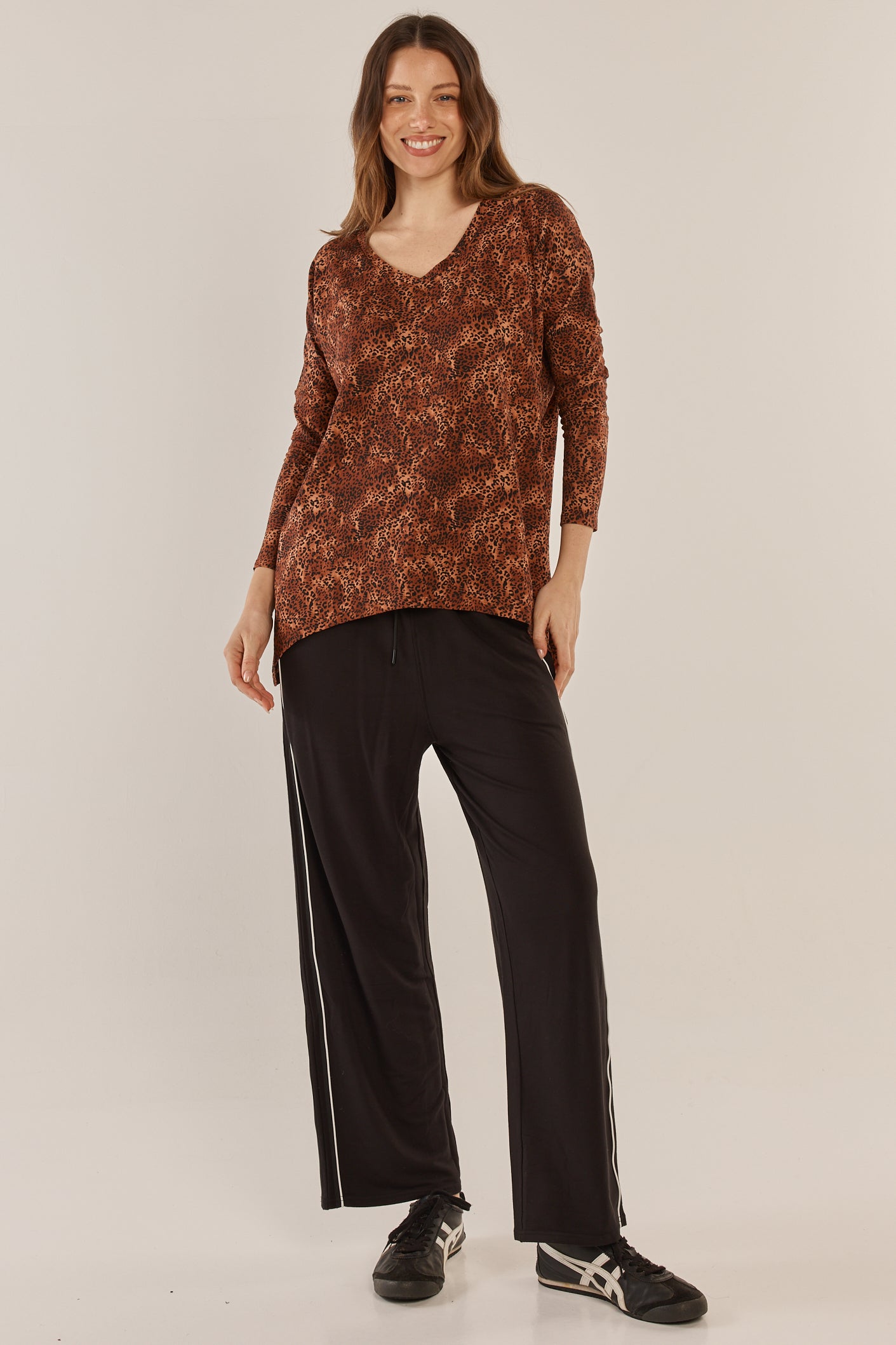 Evelyn Wide Leg Jogger - Black/White