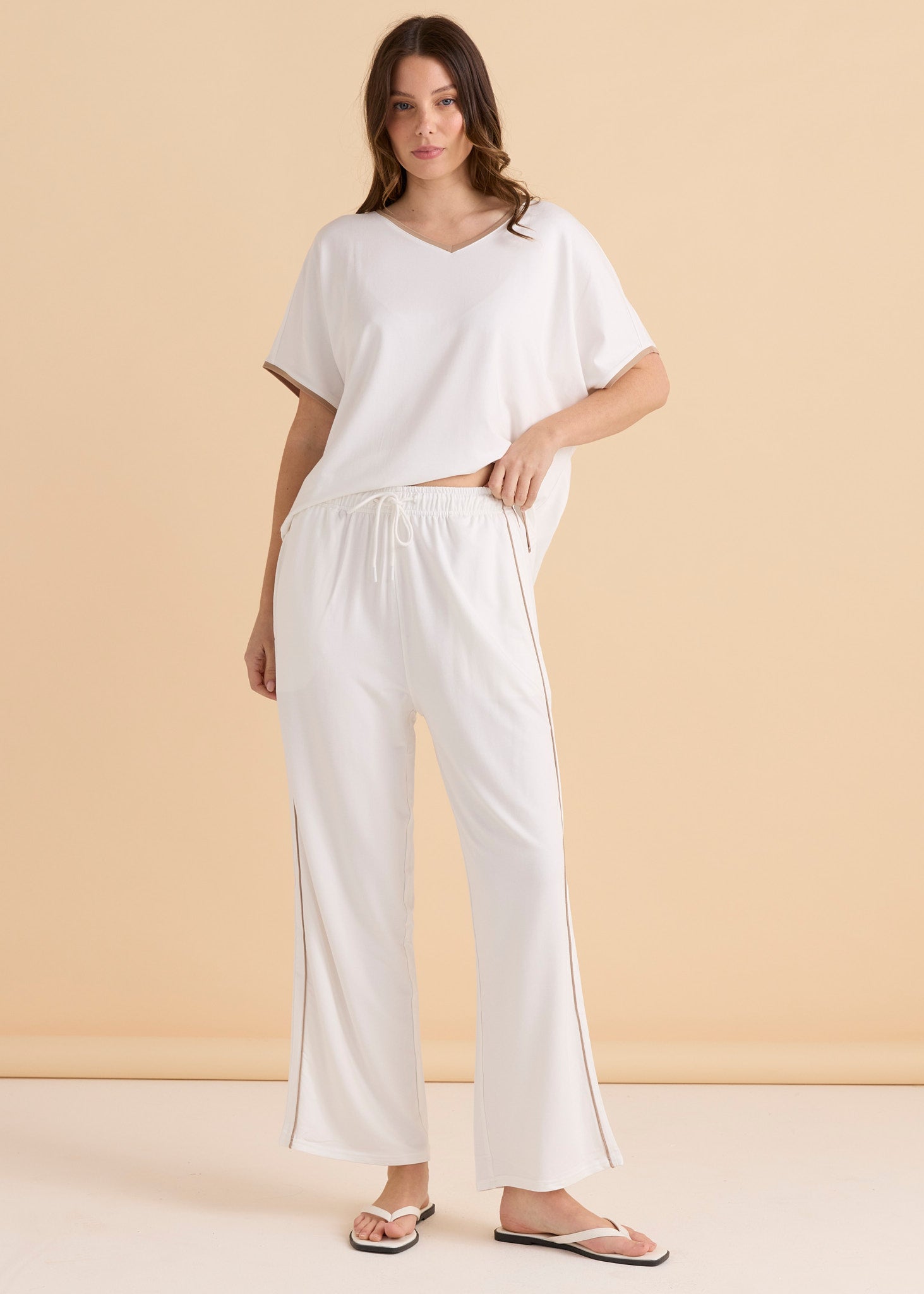 Evelyn Wide Leg Jogger - White/Beige