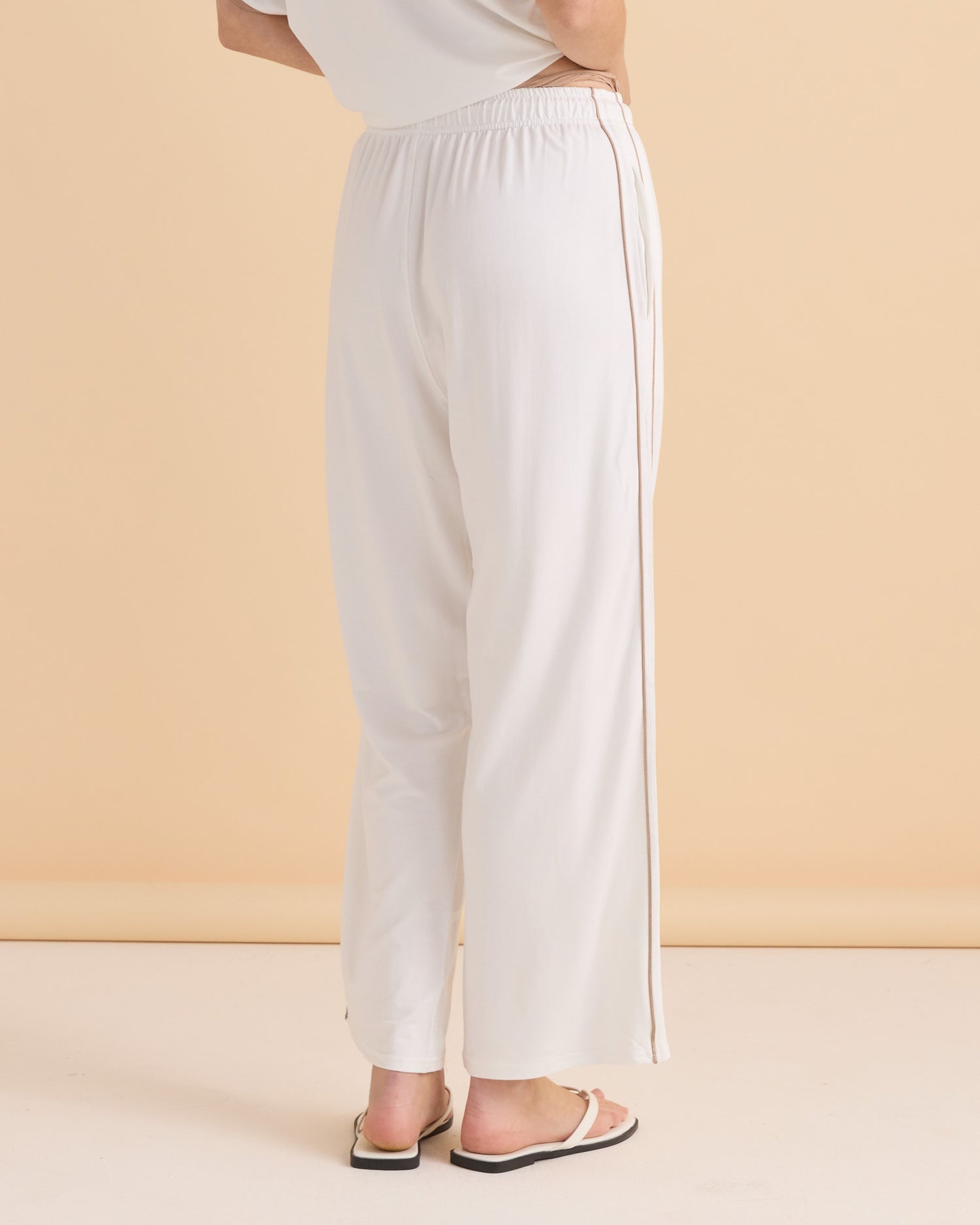 Evelyn Wide Leg Jogger - White/Beige