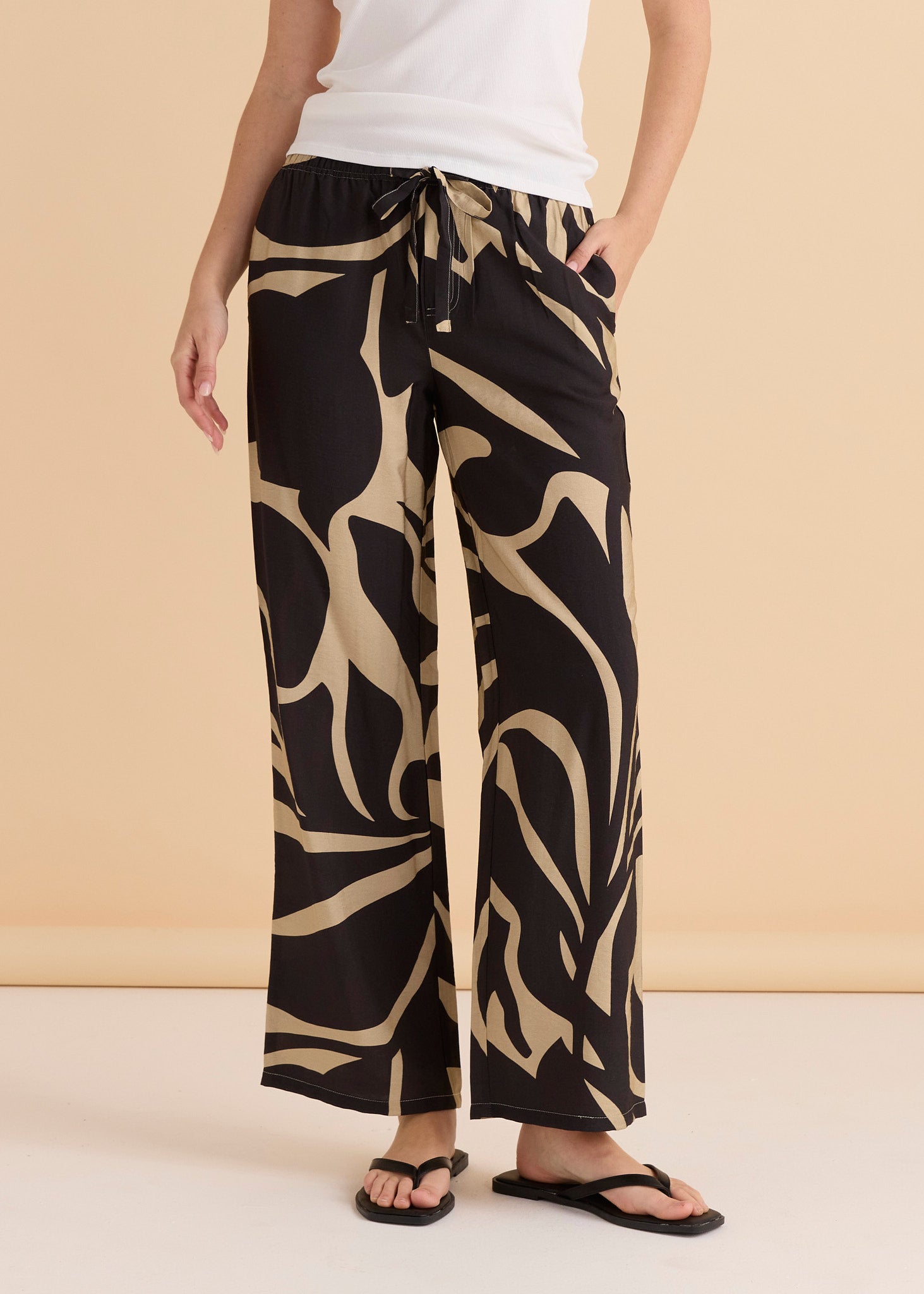 Sutton Relax Pants - Monochrome Floral