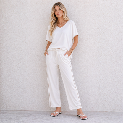 Clara Top – White/Beige Oversized V-Neck Tee