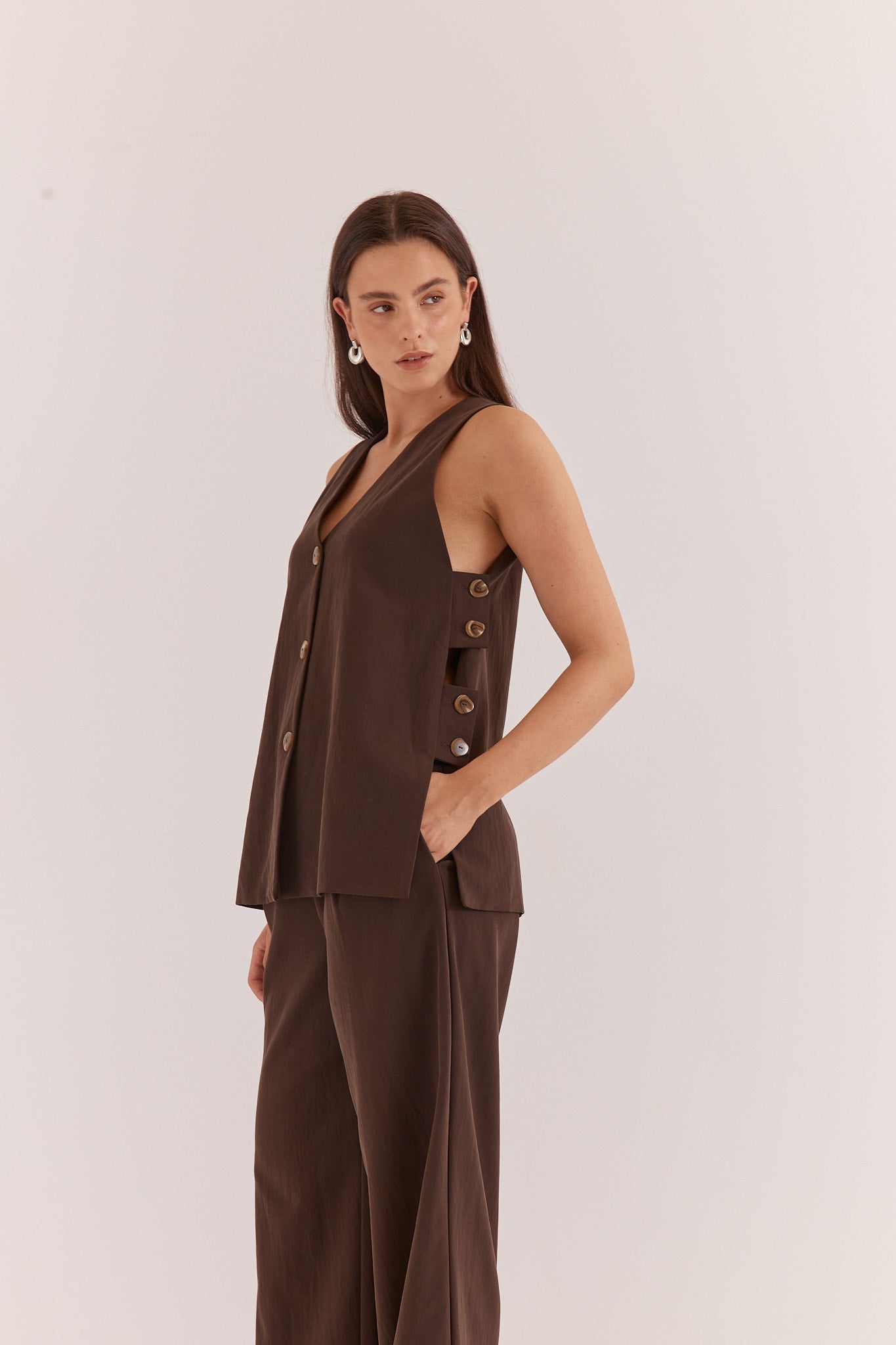Nevra Side Panel Vest - Chocolate