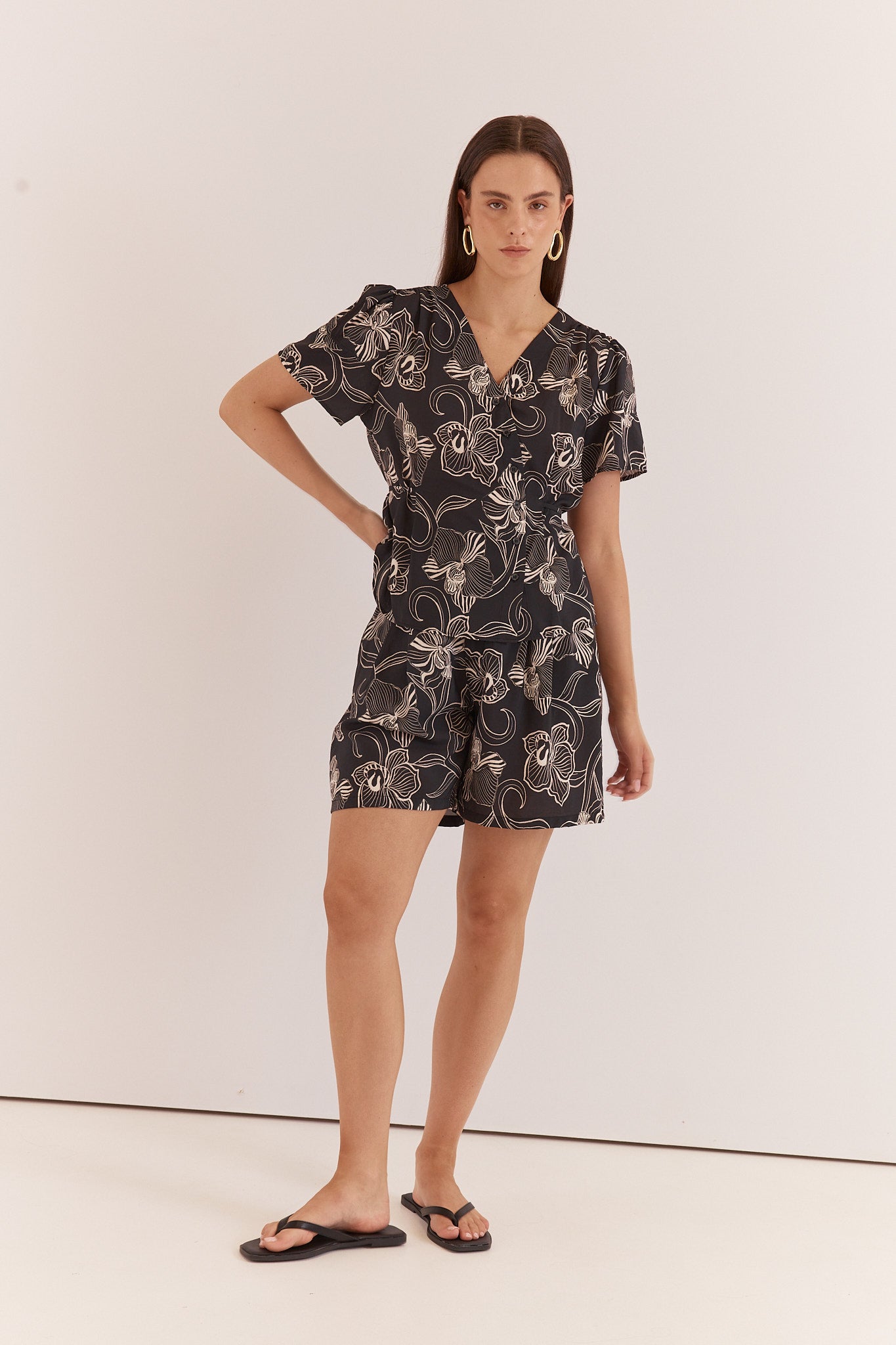 Maia Tailored Short - Snap Dragon Black